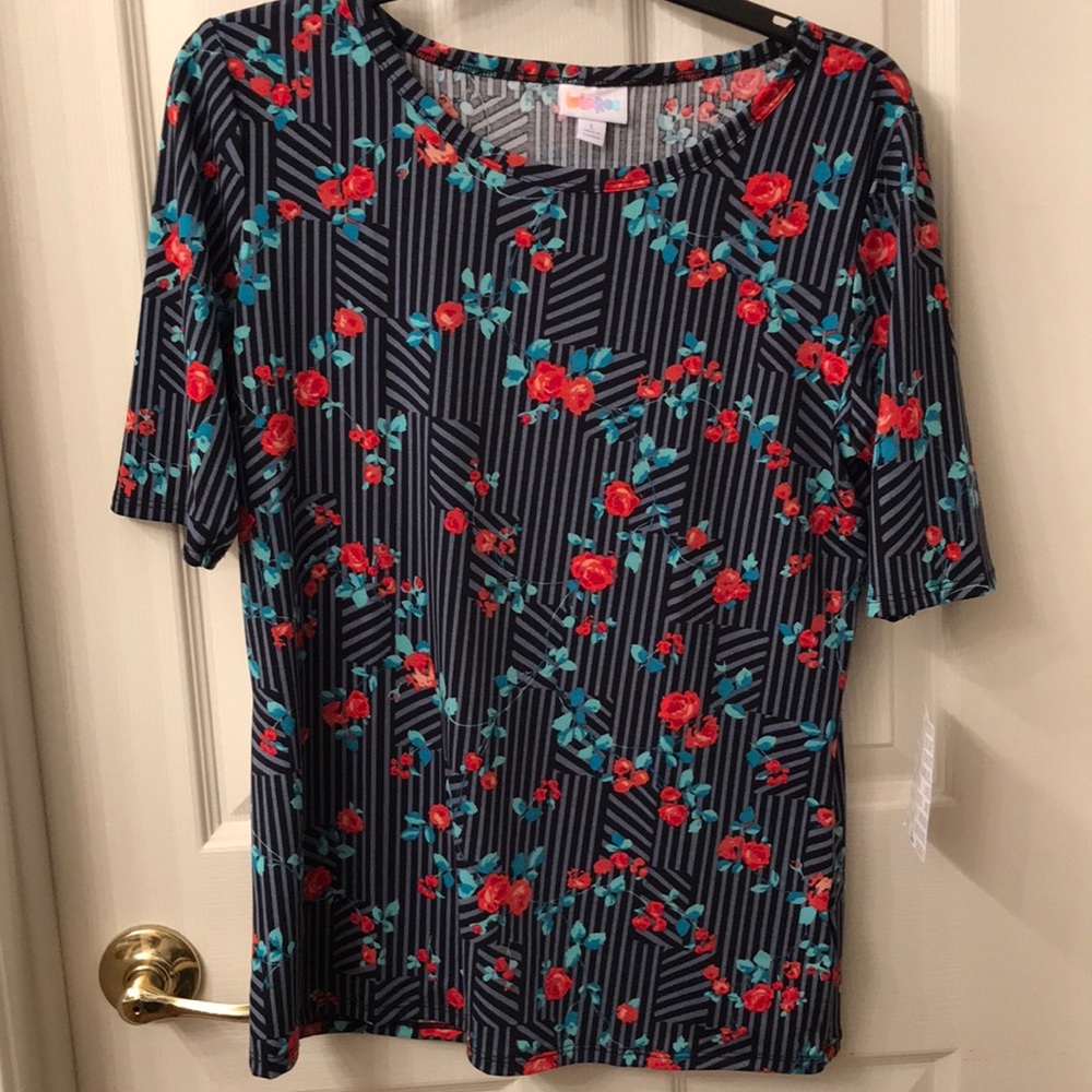 Lularoe Gigi size L. Roses